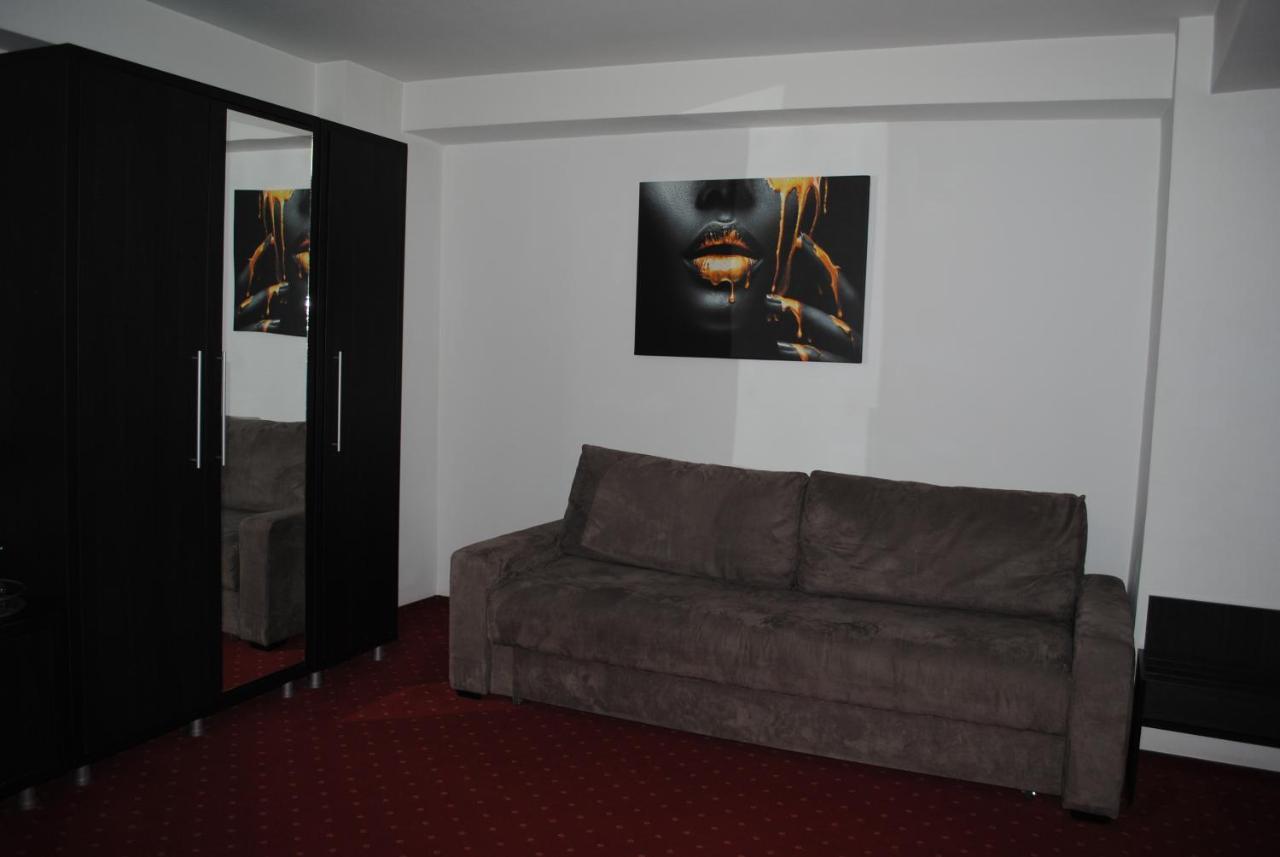Hotel Corona Drobeta Turnu Severin Exterior photo